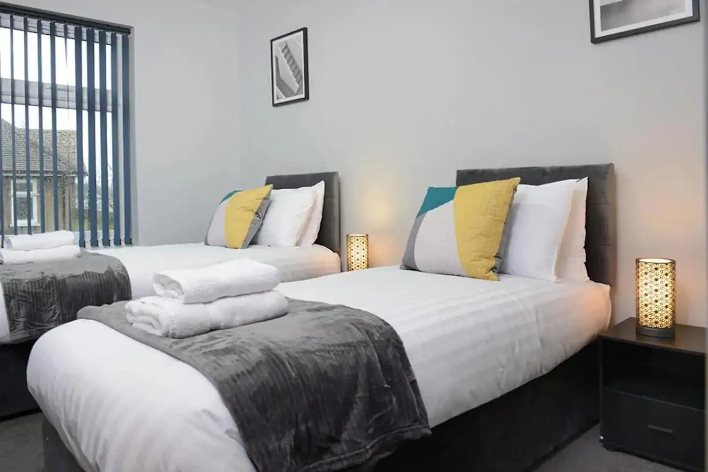 Luxury 8-Bed 2 Bath Contractor Ready Villa Southampton United Kingdom
